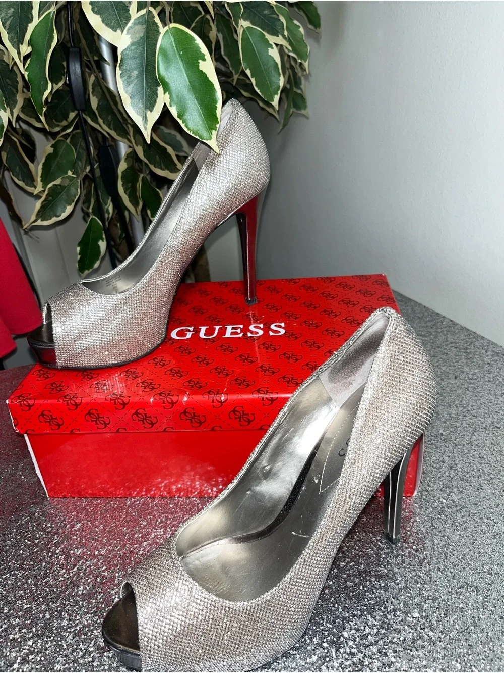 N/A women guess